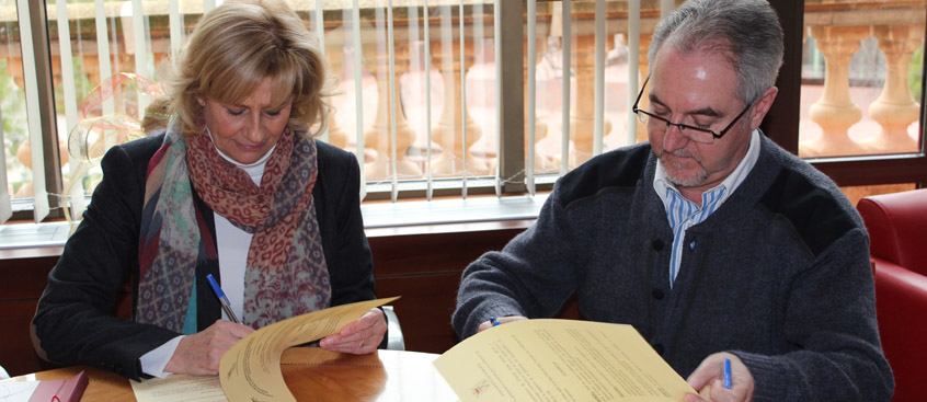 La Asoc. de Esclerosis Múltiple ha firmado un convenio con el Ayuntamiento