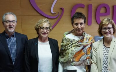 Las directoras generales de la Consejería de Sanidad visitan el Centro de Esclerosis Múltiple