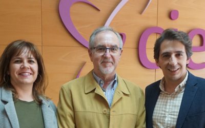 El Director de Aguas de Albacete visita el Centro de Esclerosis Múltiple