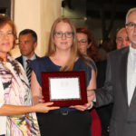 La Asociación de Esclerosis Múltiple recibe una placa de reconocimiento de COCEMFE ALBACETE