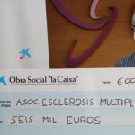 Obra Social «La Caixa» colabora con la Asociación de Esclerosis Múltiple con 6.000 €
