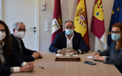 Responsables de la Asociación de Esclerosis Múltiple se ha reunido con el Alcalde de Albacete y la concejala de Atención a las Personas