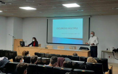 Estudiantes de farmacia reciben una charla sobre Esclerosis Múltiple