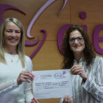 La Asociación de Esclerosis Múltiple ha recibido una donación de English Studio´s Albacete