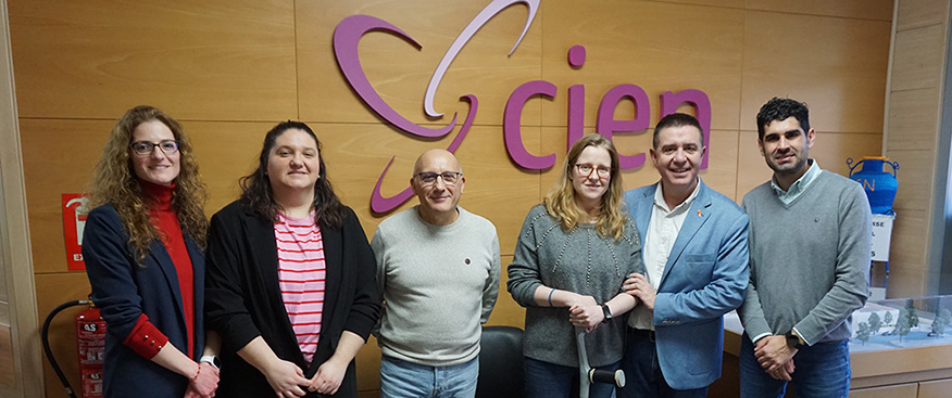 El presidente de la Diputación de Albacete visita la Asociación de Esclerosis Múltiple de Albacete