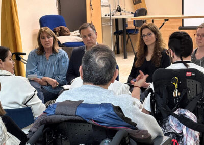 el alcalde de Albacete visita el centro de esclerosis múltiple