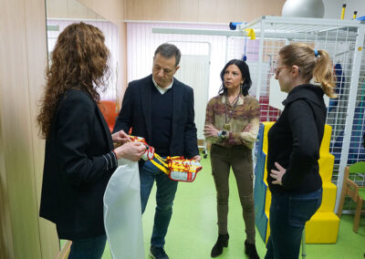 el alcalde de Albacete visita el centro de esclerosis múltiple