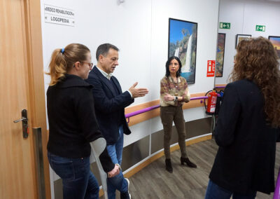 el alcalde de Albacete visita el centro de esclerosis múltiple