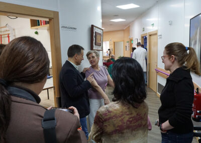 el alcalde de Albacete visita el centro de esclerosis múltiple